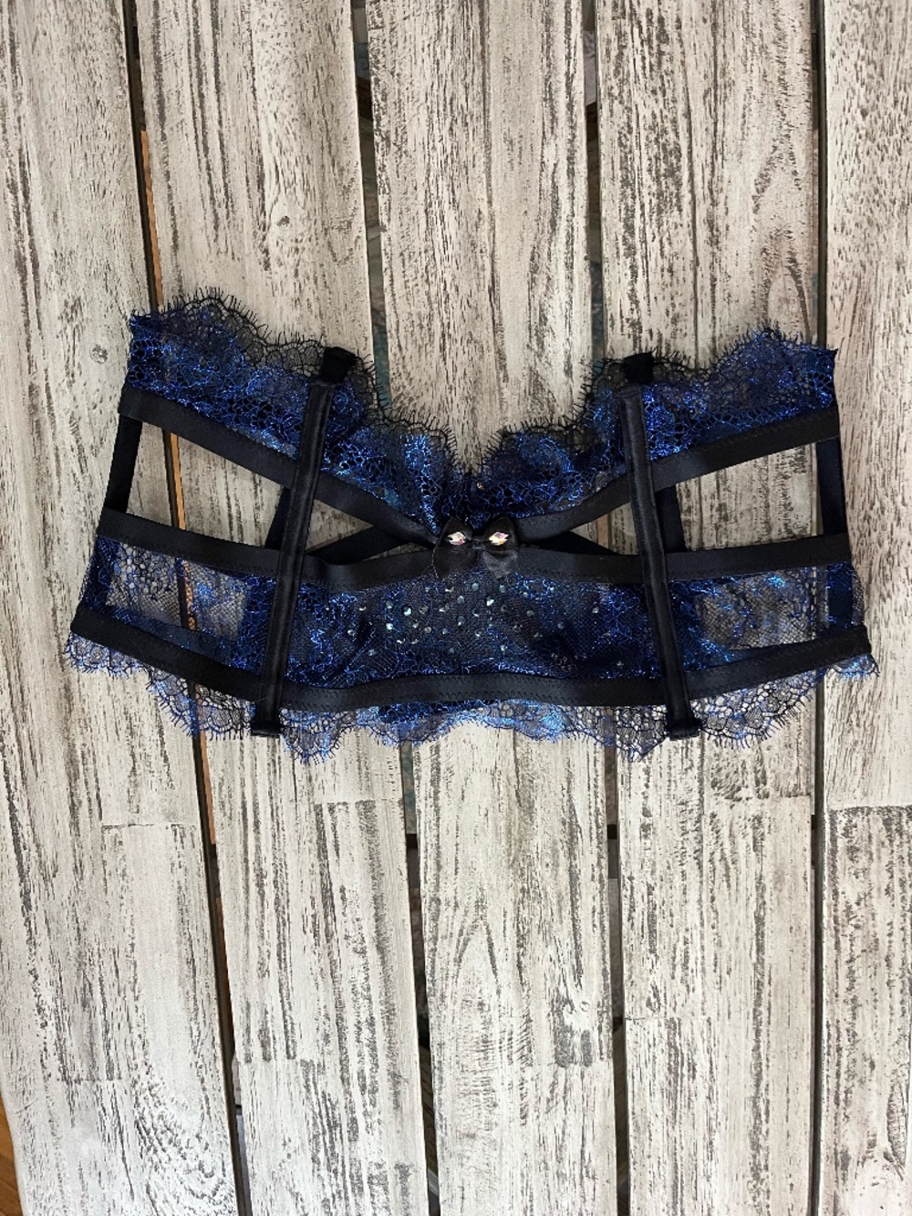 Victoria's Secret - Garter Belt - Blue iridescent Lace with Embellishments (XS)